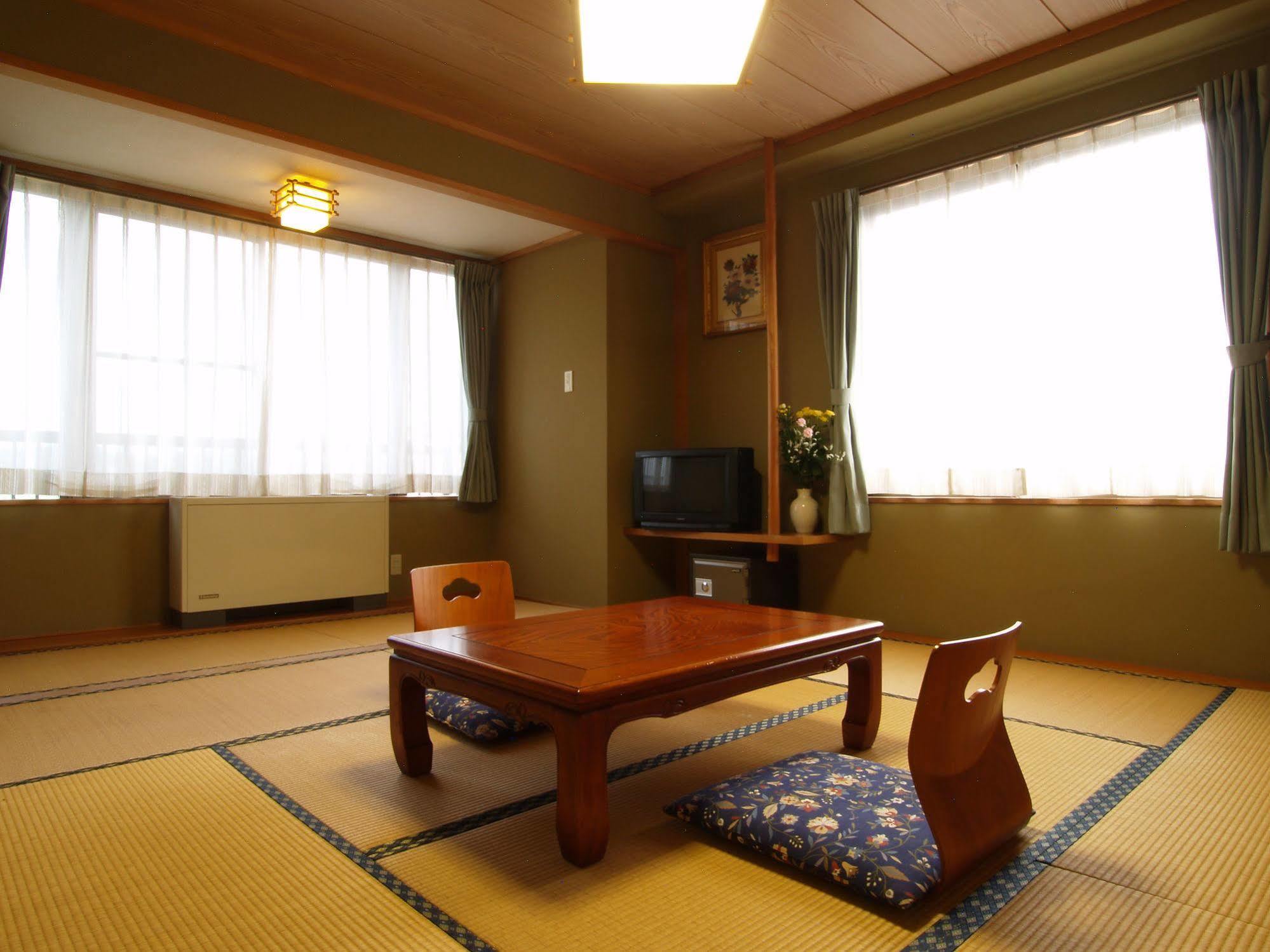 Central Inn Hakuba Esterno foto